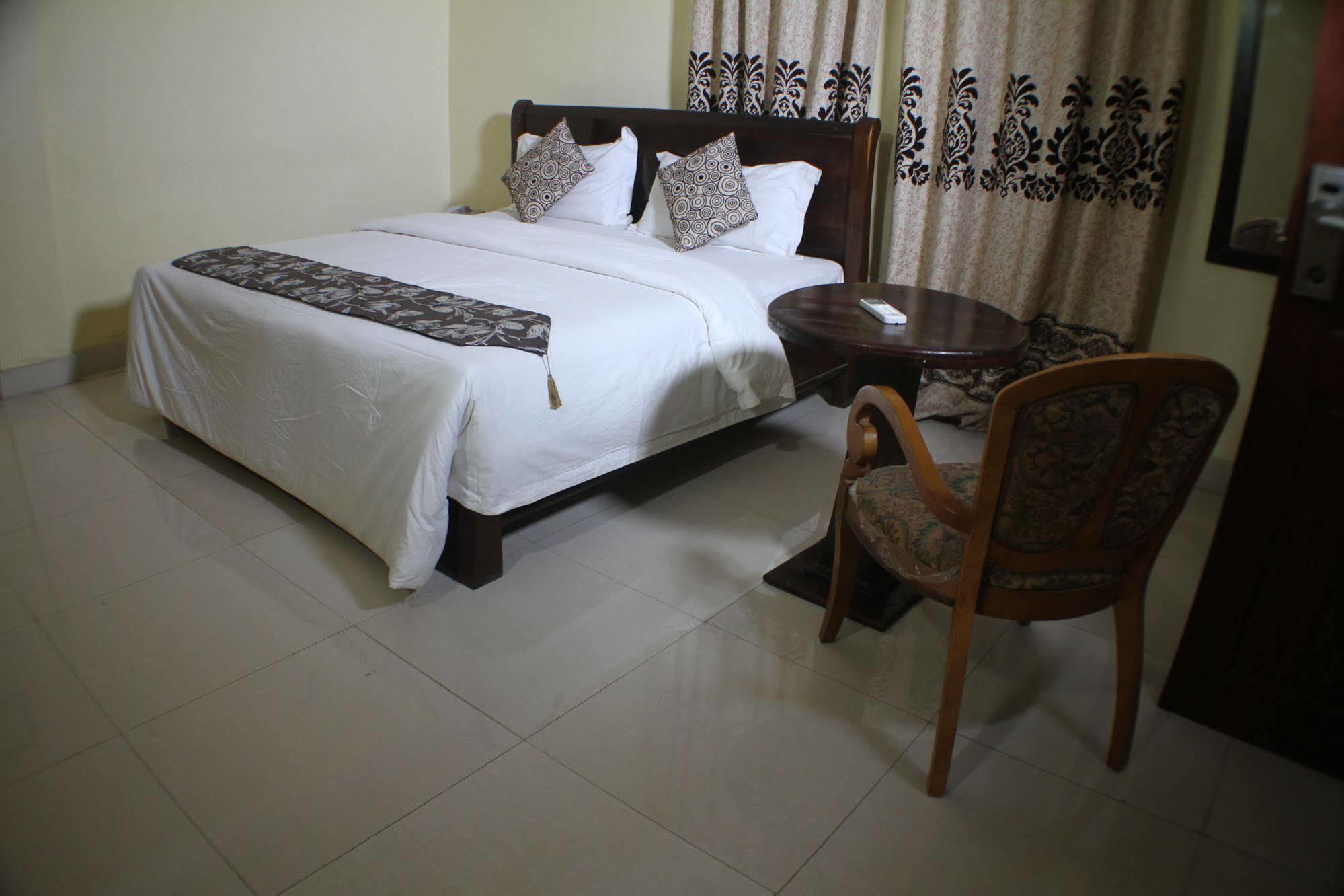 Varlek Hotel Dar es Salaam Zewnętrze zdjęcie