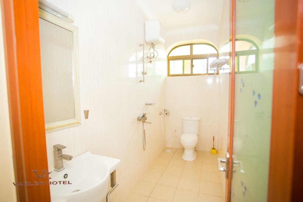 Varlek Hotel Dar es Salaam Zewnętrze zdjęcie