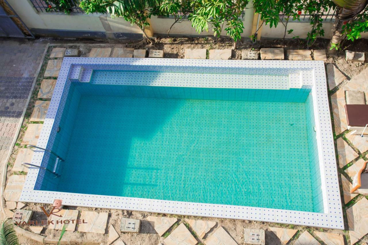 Varlek Hotel Dar es Salaam Zewnętrze zdjęcie